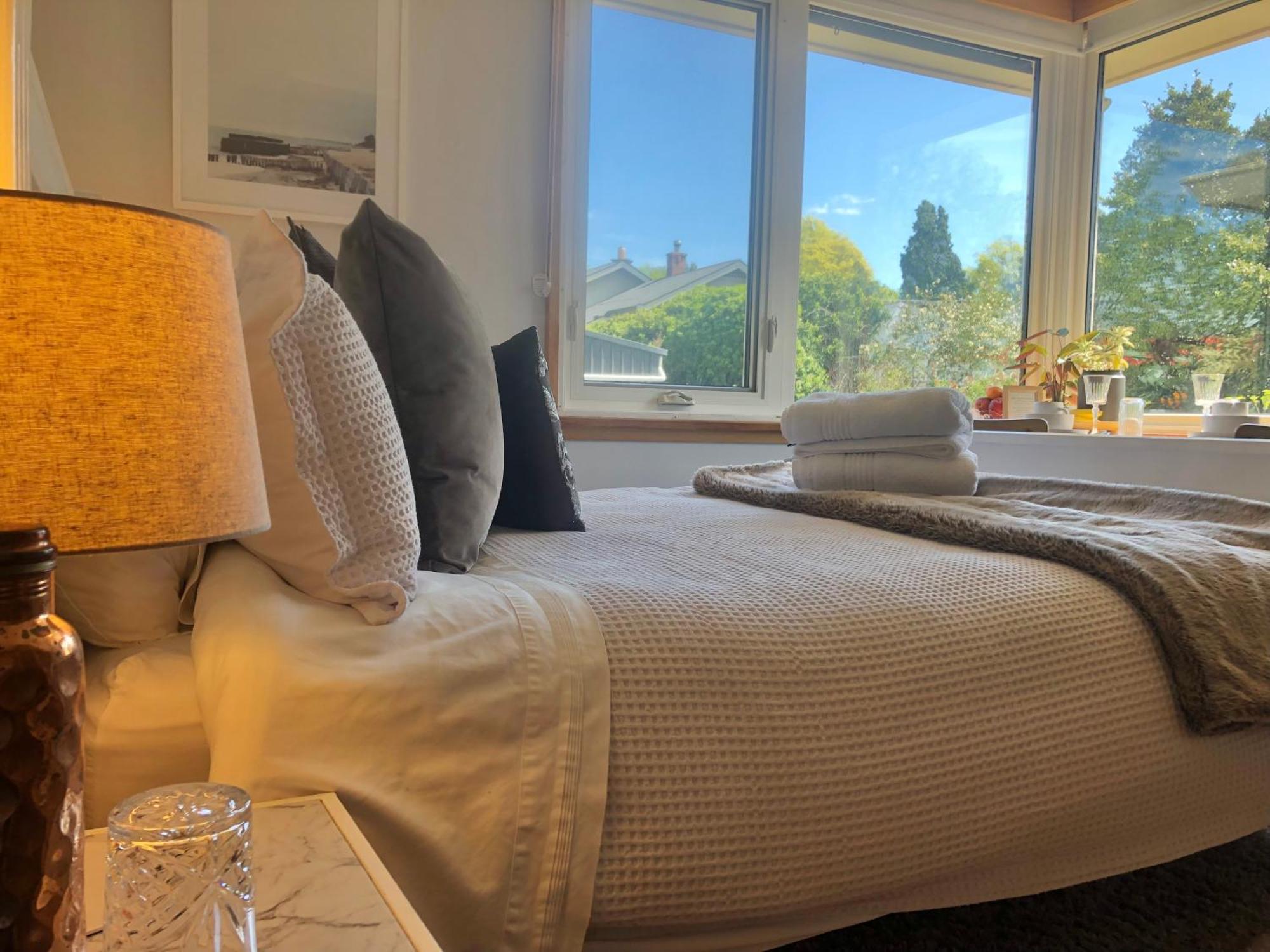 Lovely Budget Vegan Homestay Launceston Exterior foto
