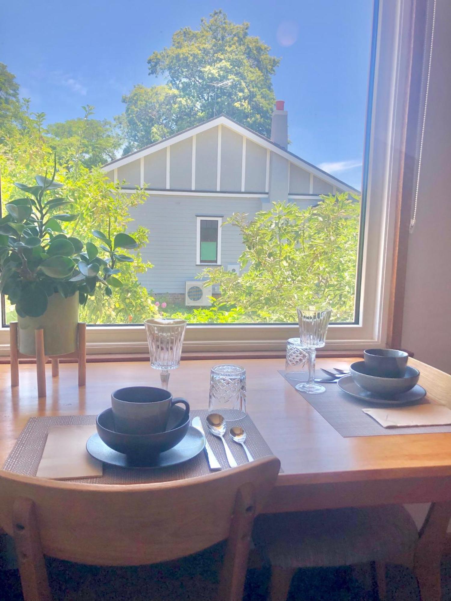 Lovely Budget Vegan Homestay Launceston Exterior foto